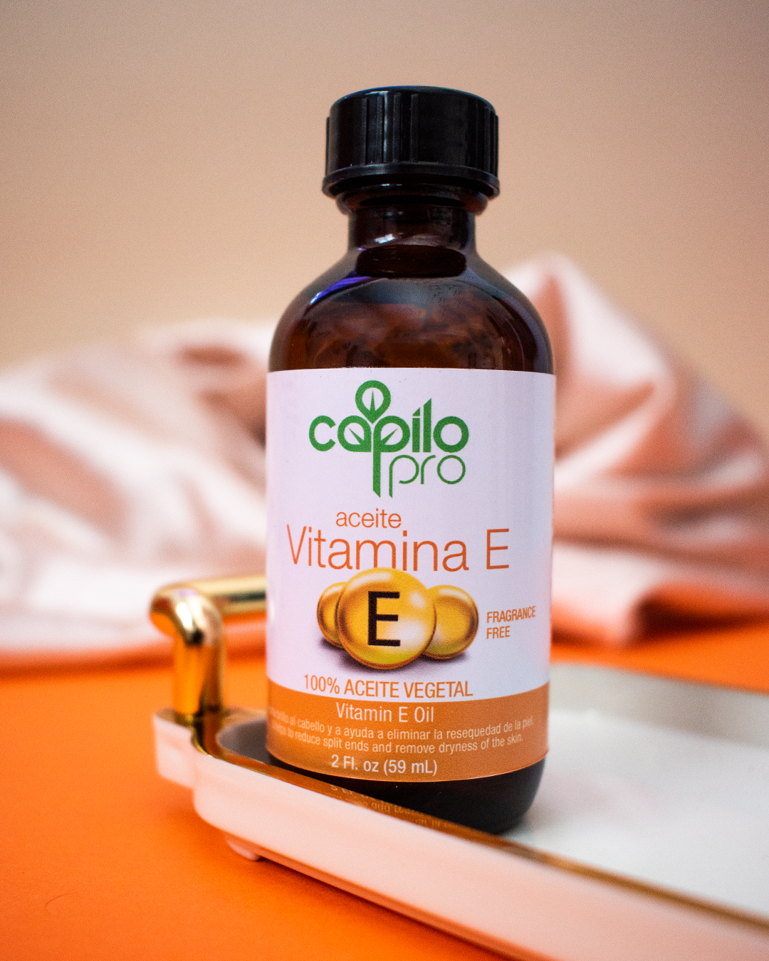 Capilo Pro Vitamin E Oil – Lightweight, non-greasy formula that hydrates scalp, prevents split ends, and promotes smoother, shinier hair.